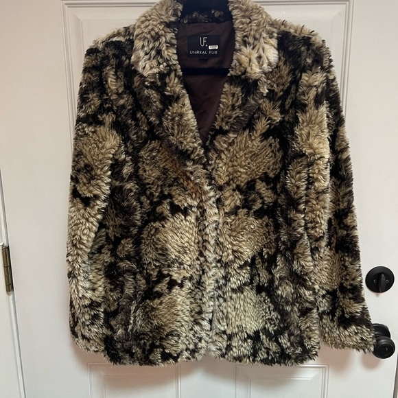 Unreal fur fame faux fur jacket size XS oversized - Picture 2 of 5